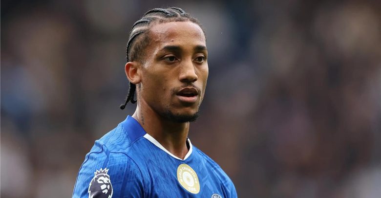 فيديو | جواو بيدرو يثير استياء جماهير آرسنال ومانشستر يونايتد بسبب محمد صلاح