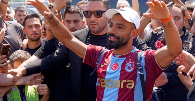 فيديو | محمد صلاح يحول صخرة في تركيا لمعلم سياحي باسمه