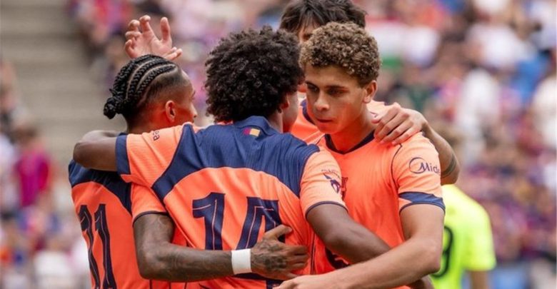 قائمة برشلونة لمباراة راسينج سانتاندير في الدوري الإسباني.. موقف حمزة عبد الكريم