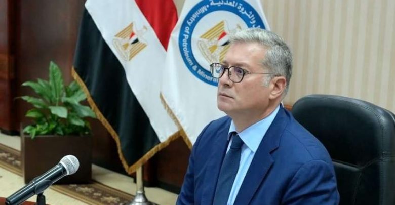 كريم بدوي: زيادة معدلات تشغيل معامل التكرير لأكثر من 80% خلال 2026