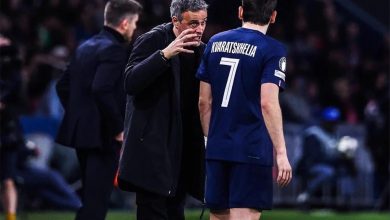 كفاراتسيخيليا: يمكنني أن أصبح مدربًا الآن بسبب لويس إنريكي