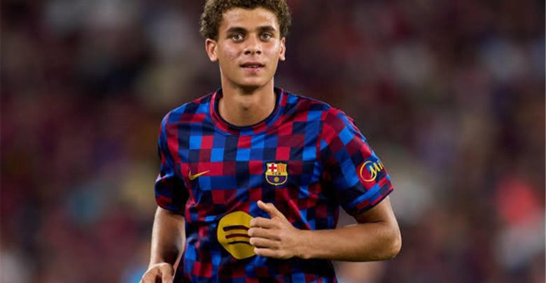 ماركا: لاعب برشلونة يمثل عائقًا أمام حمزة عبد الكريم