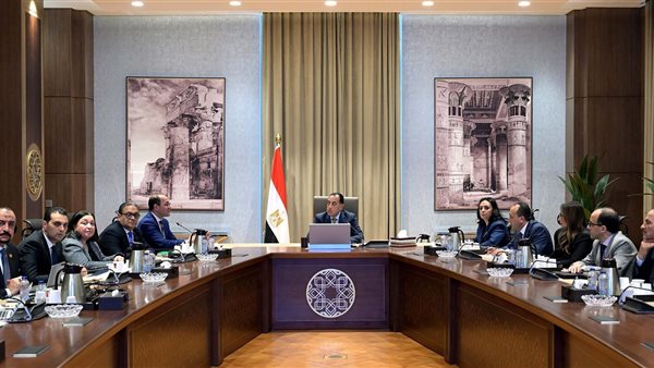 مجلس الوزراء يوقف العمل بنظام العمل عن بُعد الأحد.. ويصدر عدد من القرارات الجديدة