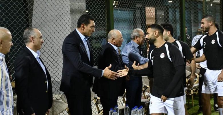 محمد صلاح يوجه رسالة تحفيزية للاعبي المنتخب.. ووزير الرياضة: ننتظر منكم إسعاد المصريين