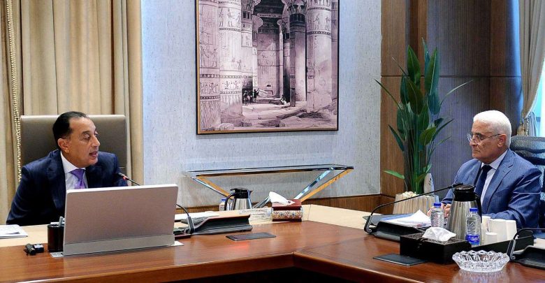 مدبولي يتابع فض التشابكات المالية بين القابضة للقطن والقومية للتأمين الاجتماعي