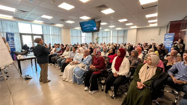 مركز التوظيف بجامعة عين شمس يدرب 4 آلاف طالب وخريج