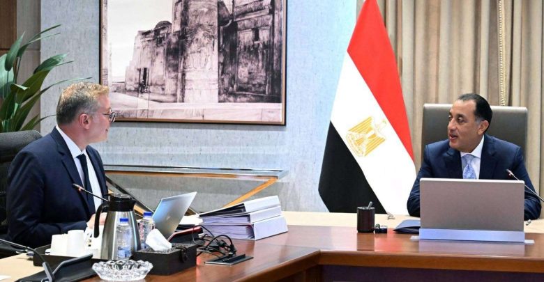 مصر تتحرك لتأمين الطاقة.. إنتاج جديد للغاز وتوسع إقليمي لشركات البترول