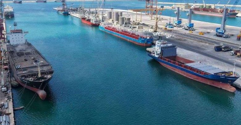 موسكو تستأنف إمداد منشآتي طرطوس وحميميم بعد اتفاق مع دمشق