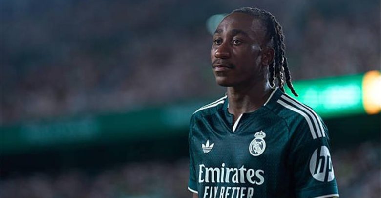 موقف يان ديوماندي من المشاركة أمام أتلتيكو مدريد في ديربي الدوري الإسباني
