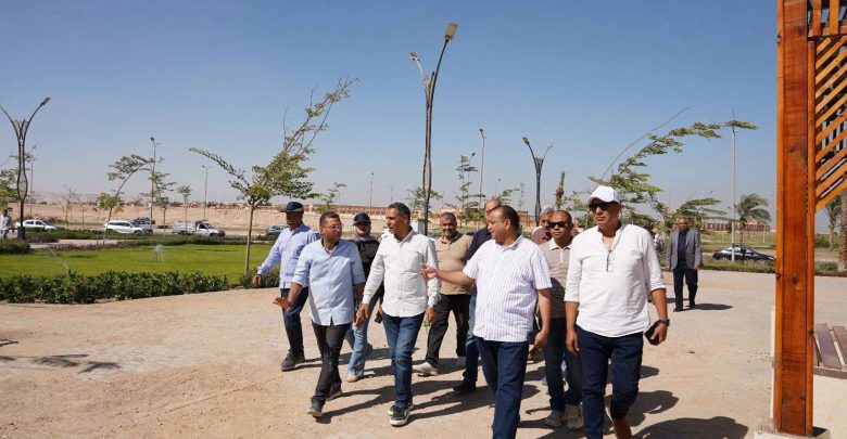 نائب رئيس هيئة المجتمعات العمرانية الجديدة يتفقد مشروعات التنمية والخدمات بمدينة سوهاج الجديدة