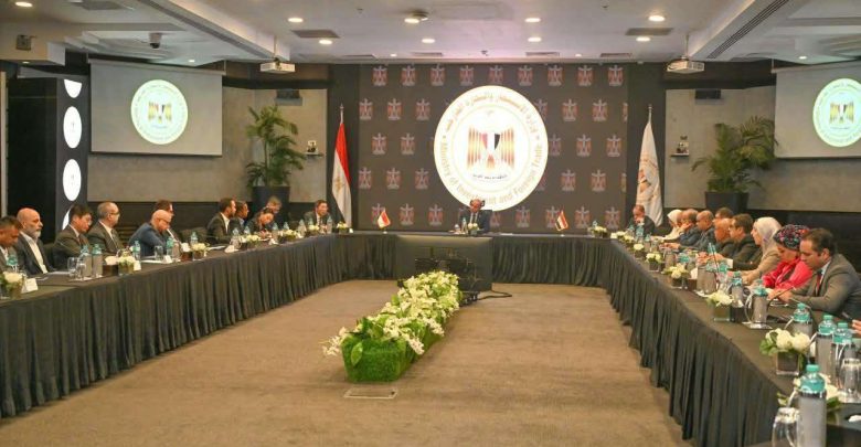 وزير الاستثمار يبحث مع شركات سنغافورية تسهيل التوسع ومضاعفة الاستثمارات في مصر