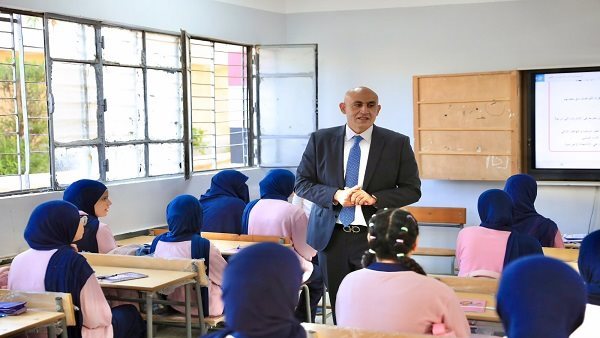 وزير التربية والتعليم يصدر قرارات حاسمة بشأن الكثافات والبرمجة والانضباط خلال جولته بمدارس المنيا