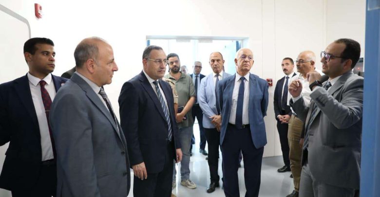 وزير التعليم العالي يتفقد الجامعة المصرية اليابانية لمتابعة جاهزية الدراسة والبحث العلمي