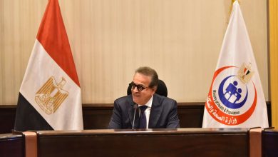 وزير الصحة يبحث توطين صناعة الأجهزة الطبية المتقدمة فى مصر