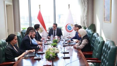 وزير الصحة يبحث مع إيرباص هليكوبترز تطوير منظومة الإسعاف الجوي في مصر