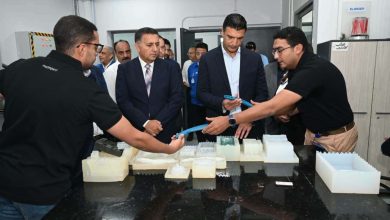 وزير الصناعة ومحافظ القليوبية يتفقدان مركز «فوتون إكس» للبحوث والتطوير