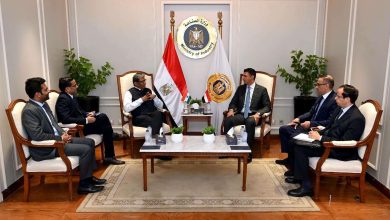 وزير الصناعة يبحث مع سفير الهند جذب استثمارات صناعية جديدة لمصر
