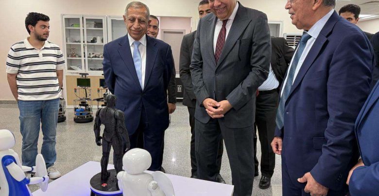 وزير الطيران المدني يتفقد فرع الأكاديمية العربية للعلوم والتكنولوجيا والنقل البحري بالعلمين الجديدة