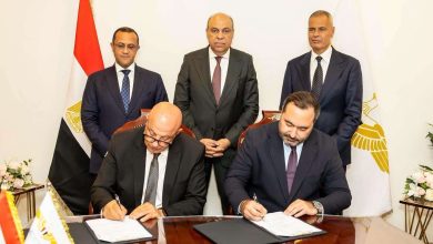 وزير الطيران المدني يشهد توقيع بروتوكول تعاون بين الشركة المصرية للمطارات وأكاديمية مصر للطيران للتدريب