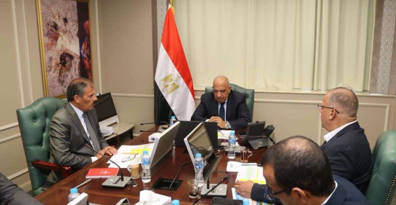 وزير الكهرباء يتابع مع الاستشاري الدولي مستجدات العمل على تحديث استراتيجية الطاقة المتكاملة والمستدامة حتى عام 2040
