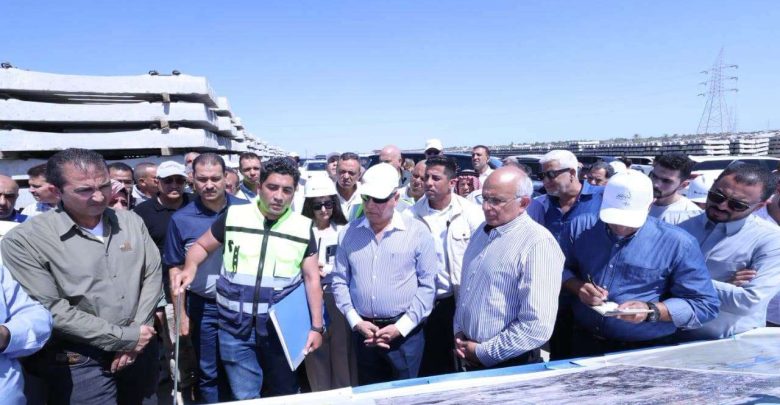 وزير النقل يتفقد معدلات تطوير وإنشاء خط سكة حديد الفردان (صور)