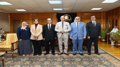 وفد المجلس الأعلى للجامعات يتابع اختبارات الدبلومات بجامعة أسيوط ويطمئن على الطلاب