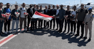 وصول البحارة المصريين إلى مقديشو استعدادا للعودة إلى مصر
