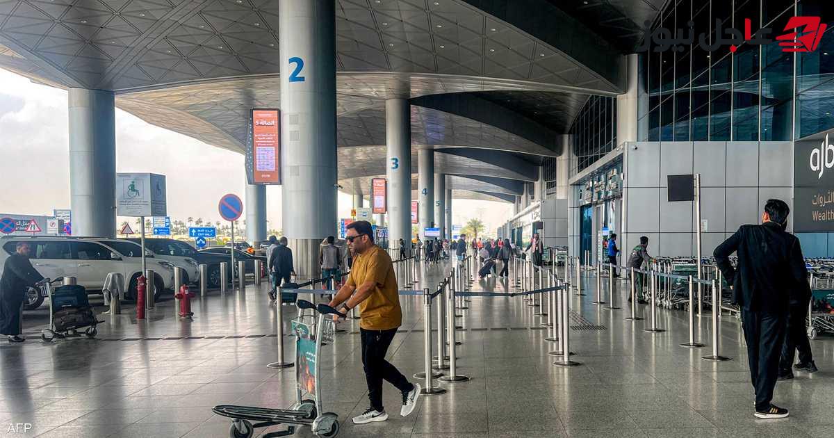 إغلاق مطار الملك خالد المستمر وتحذير أمريكي يدعو إلى الحذر