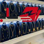 تراجع أسعار الذهب محليًا مع ارتفاع الدولار وسط تساؤلات حول ملاءمة شراء الشبكة الآن