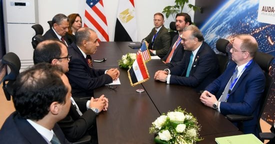 وزير الخارجية يؤكد لكبير مستشاري ترامب رفض مصر الإجراءات الأحادية في ملف نهر النيل