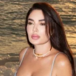 لقطات مميزة لسيرين عبدالنور ومي عز الدين في أجواء صيفية بين البحر والموضة