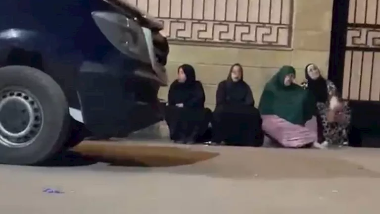 مأساة أسر ضحايا حادث كوبري قها وسط دموع وانتظار أمام المشرحة
