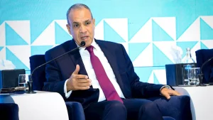وزير الخارجية المصري يؤكد إدانة مصر لجميع الاعتداءات على السعودية