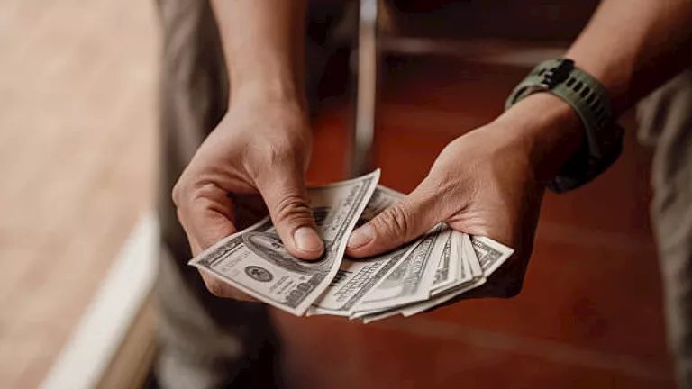 سعر الدولار يتجاوز 1.17 جنيه مع ارتفاعه في 10 بنوك خلال أسبوع 16-10-2026