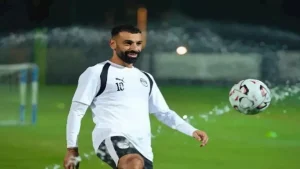 محمد صلاح يلفت الأنظار بصورة مميزة تجمعه مع نجله بعد فوز ليفربول بدوري أبطال أوروبا