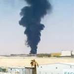 تصاعد الدخان من طائرة في مطار الرياض وفق رويترز