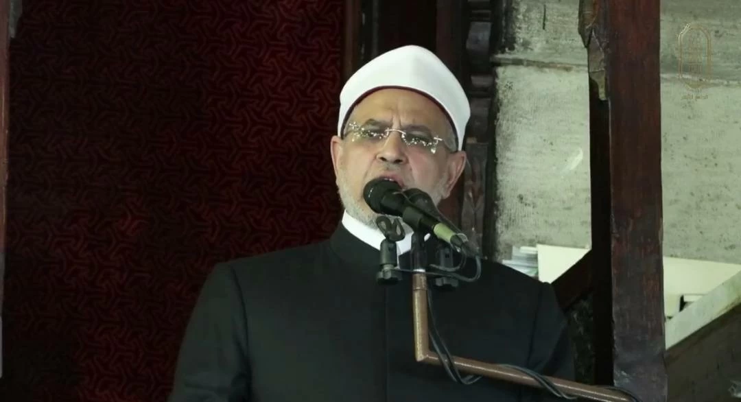خطيب الأزهر يكشف سر بشارة نصر أكتوبر في رؤية عبور الرسول لقناة السويس التي نقلها الشيخ عبد الحليم محمود للرئيس السادات