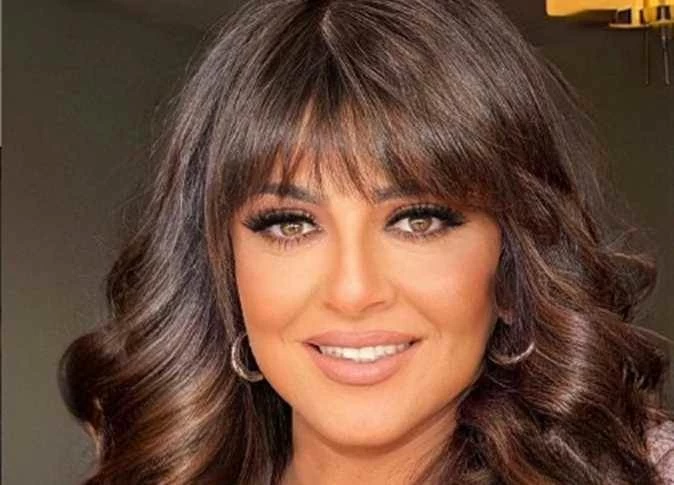 هالة صدقي تكشف كواليس مشهد القبلة مع أحمد زكي في فيلم الهروب