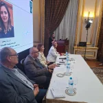 دراسة اقتصادية توصي بالادخار بالجنيه بدلاً من الدولار والذهب