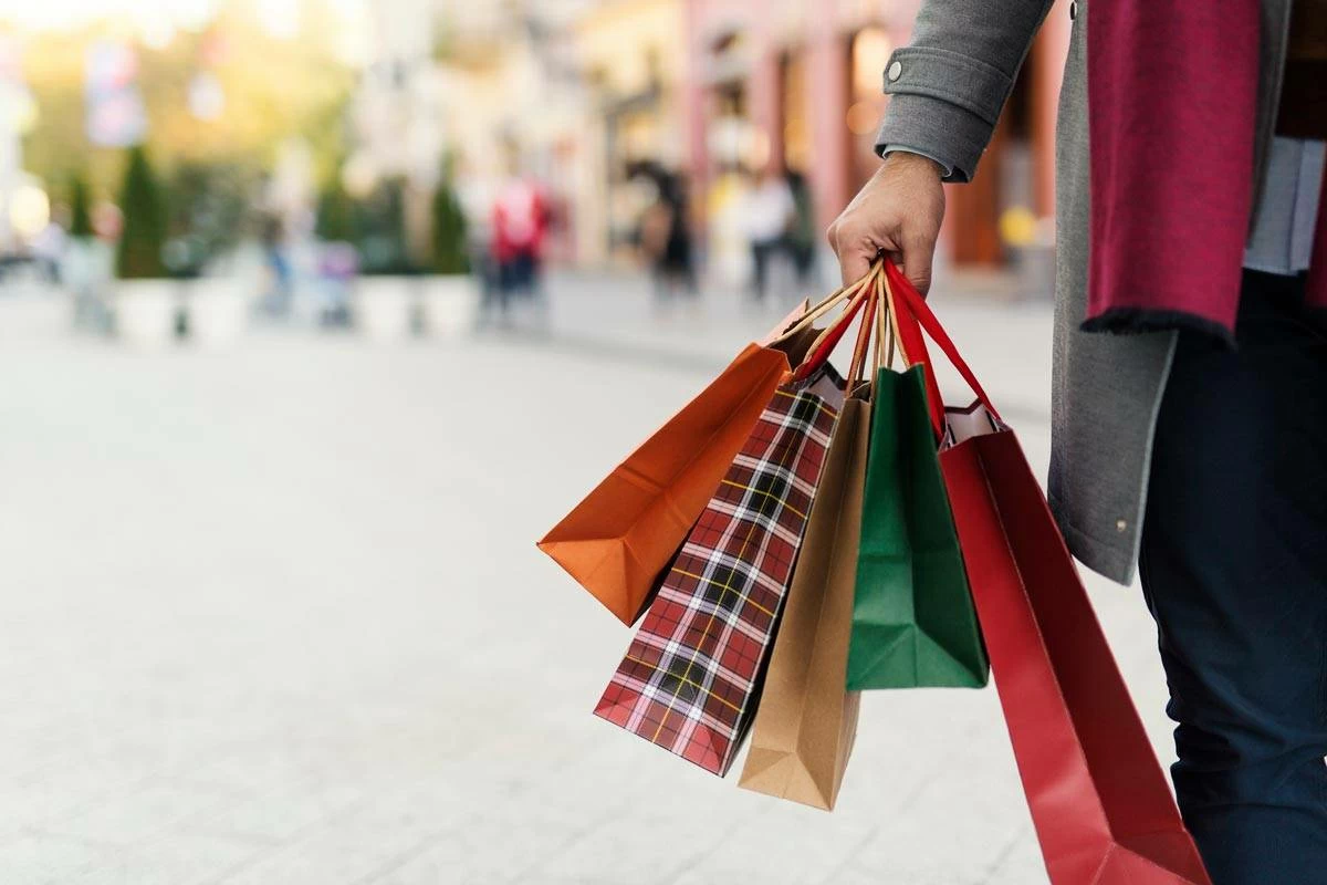 5 أبراج مشهورة بحب إنفاق الأموال وعدم التوفير وفقًا لمقولات الفلك