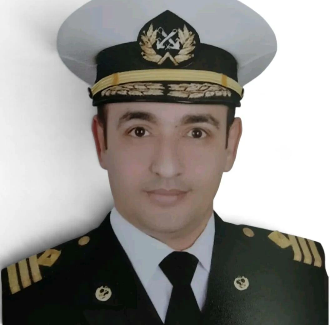 المصري الناجي من غرق سفينة البحر الأسود يؤكد تعرض السفينة لثلاث ضربات بمسيرة وزورقين مفخخين خلال 15 دقيقة