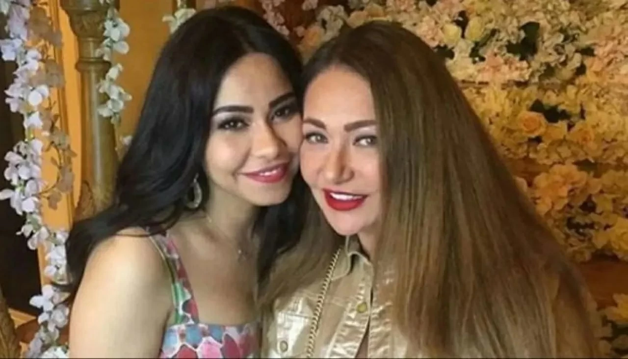 ليلى علوي تحتفل بعيد ميلاد شيرين عبدالوهاب في أحدث ظهور إعلامي