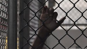 اعتصام صحافيين في مصر احتجاجاً على توقيف فريق منصة متصدقش