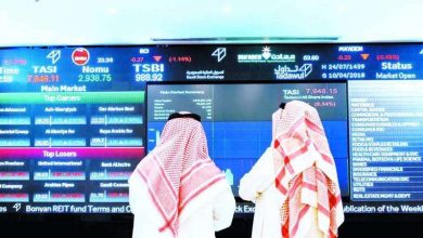 أسواق الخليج تتراجع وسط متابعة مساعي التهدئة وتحسن صادرات الخام