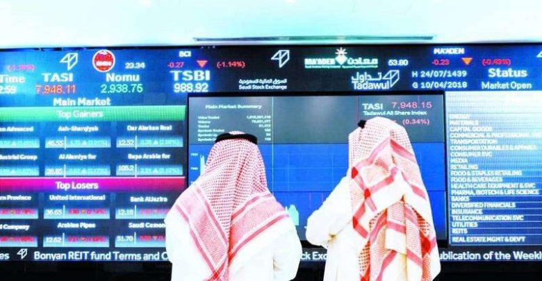 أسواق الخليج تتراجع وسط متابعة مساعي التهدئة وتحسن صادرات الخام