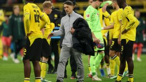 دورتموند يسجل 4 أهداف في 12 دقيقة ويعزز فرص بايرن ميونخ في صدارة الدوري الألماني