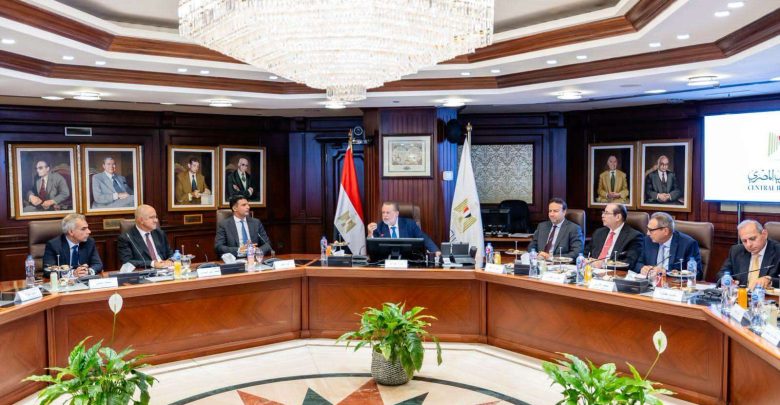 محافظ البنك المركزي المصري ووزير الصناعة يطلقان صندوق إعادة هيكلة المصانع المتعثرة برأسمال مليار جنيه
