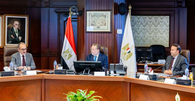محافظ البنك المركزي المصري يبحث مع المدير الجديد لقسم شمال إفريقيا والقرن الإفريقي بمؤسسة التمويل الدولية سبل التعاون المشترك