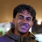 يامال يتألق في الملاعب ويبدأ مشواره في تصميم الأزياء